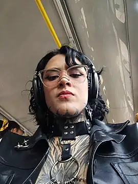 taaylor33 online show from 03-04-26, 03:31