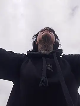 taaylor33 online show from 04-19-26, 01:45