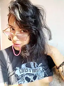 taaylor33 online show from 11-22-25, 08:40