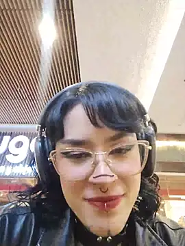 taaylor33 online show from 05-15-26, 11:58