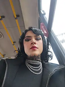 taaylor33 online show from 04-17-26, 09:50