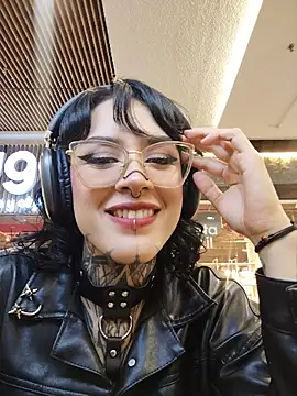 taaylor33 online show from 05-15-26, 11:14