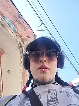 taaylor33 online show from 01-18-26, 07:06