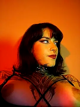 taaylor33 online show from 11-15-25, 05:33