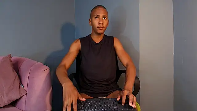 Snapshot of Ethan_Fox11 chatting on 02-28-25, 02:09 Ethan Fox11 online show from 02-28-25, 02:09