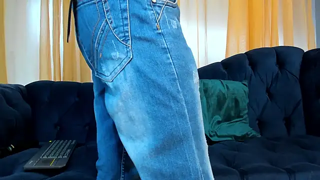 Snapshot of Ethan_Fox11 chatting on 03-01-25, 02:13 Ethan Fox11 online show from 03-01-25, 02:13