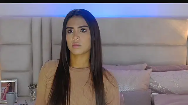 HaileyBaldwin online show from 02-02-25, 08:19