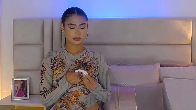 HaileyBaldwin online show from 02-04-25, 10:02