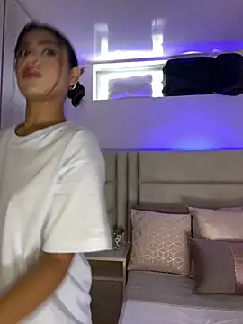 HaileyBaldwin online show from 02-06-25, 05:51