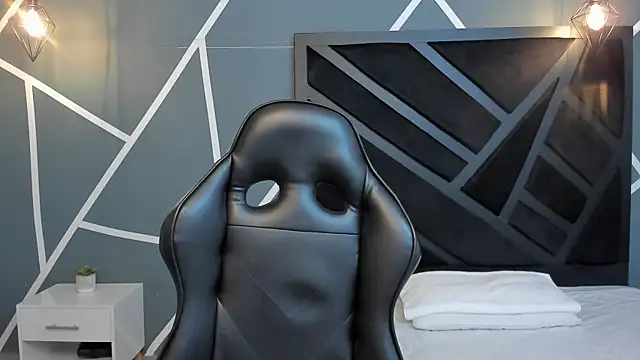 Johan Williams 07 online show from 12-07-24, 02:58