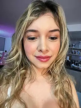 Snapshot of carolina__star chatting on 02-16-26, 02:32 carolina star online show from 02-16-26, 02:32