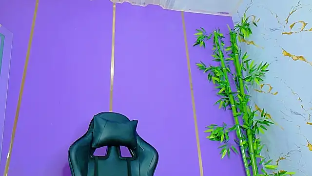 scarlet-jonesx online show from 10-04-25, 04:58