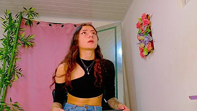 scarlet-jonesx online show from 05-22-26, 12:52