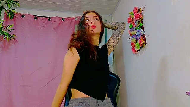 scarlet-jonesx online show from 04-30-26, 05:47