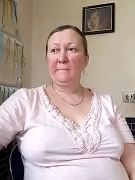 Snapshot of blondyaguar chatting on 12-04-25, 10:03 blondyaguar online show from 12-04-25, 10:03