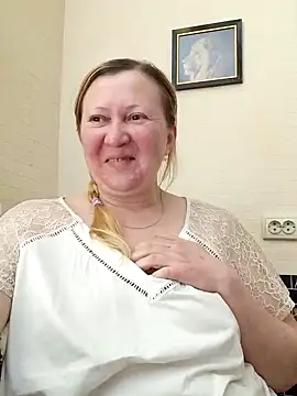 Snapshot of blondyaguar chatting on 02-20-25, 05:09 blondyaguar online show from 02-20-25, 05:09