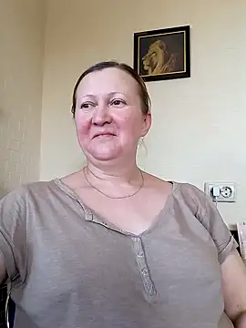 Snapshot of blondyaguar chatting on 02-24-25, 11:43 blondyaguar online show from 02-24-25, 11:43