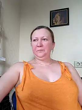 Snapshot of blondyaguar chatting on 02-21-25, 11:01 blondyaguar online show from 02-21-25, 11:01