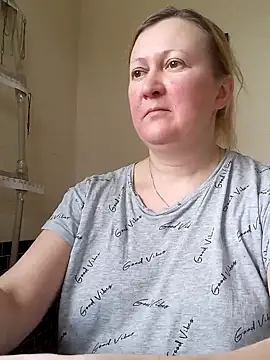 Snapshot of blondyaguar chatting on 02-14-25, 07:59 blondyaguar online show from 02-14-25, 07:59