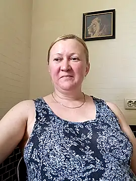 Snapshot of blondyaguar chatting on 07-31-26, 08:36 blondyaguar online show from 07-31-26, 08:36