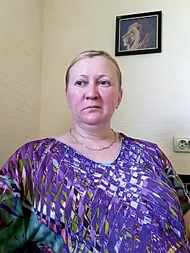 Snapshot of blondyaguar chatting on 07-27-26, 07:04 blondyaguar online show from 07-27-26, 07:04