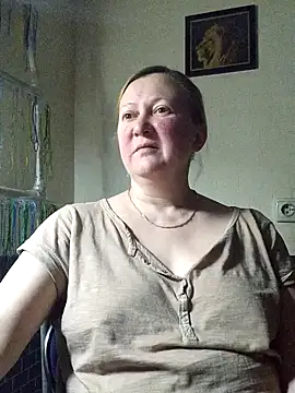 Snapshot of blondyaguar chatting on 12-20-25, 03:04 blondyaguar online show from 12-20-25, 03:04