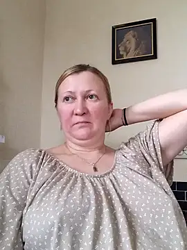 Snapshot of blondyaguar chatting on 12-16-24, 11:44 blondyaguar online show from 12-16-24, 11:44