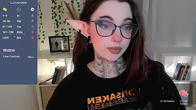 Dixi Pixi  online show from 10-17-25, 05:44