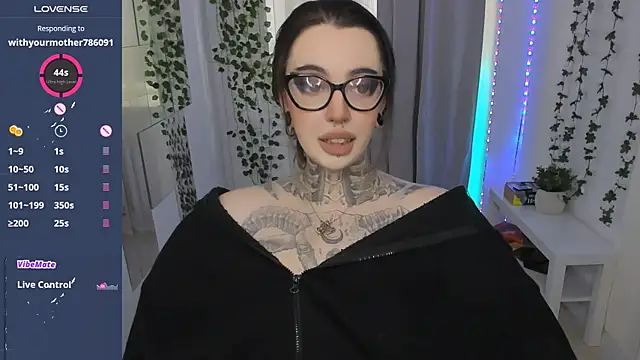 Dixi Pixi  online show from 05-15-26, 05:38