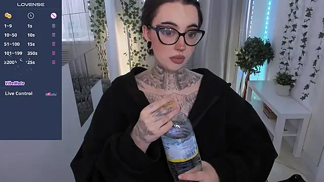 Snapshot of Dixi_Pixi_ chatting on 06-21-26, 05:35 Dixi Pixi online show from 06-21-26, 05:35