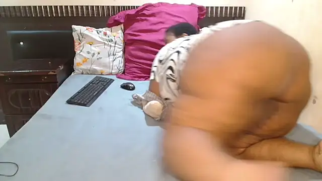 Snapshot of 19bootylicious chatting on 02-21-26, 02:52 19bootylicious online show from 02-21-26, 02:52