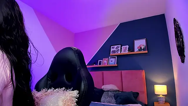 Chloe fischer  online show from 01-15-26, 03:26