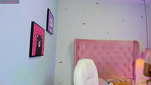 Chloe fischer  online show from 06-03-26, 03:39