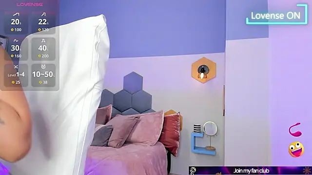 Chloe fischer  online show from 10-22-25, 03:44