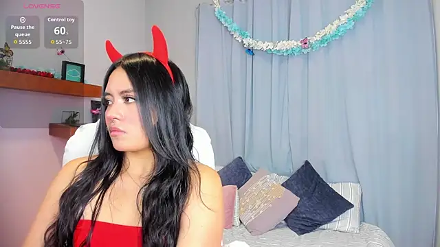 Chloe fischer  online show from 04-30-26, 03:30