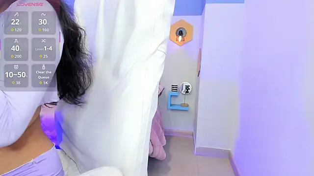 Chloe fischer  online show from 10-10-25, 04:30