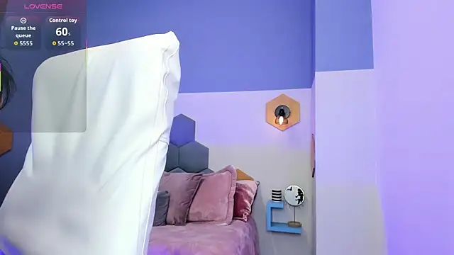 Chloe fischer  online show from 10-07-25, 03:24