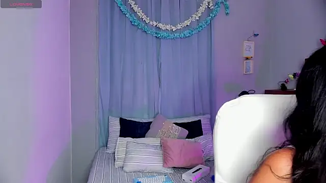 Snapshot of Chloe_fischer_ chatting on 07-08-26, 04:18 Chloe fischer online show from 07-08-26, 04:18