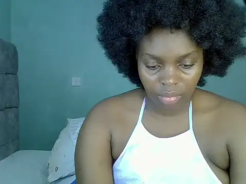 Snapshot of freaky_j_ chatting on 03-19-25, 05:41 freaky j  online show from 03-19-25, 05:41