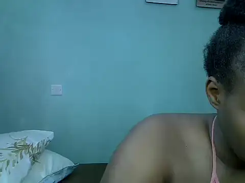 Snapshot of freaky_j_ chatting on 02-06-25, 09:28 freaky j  online show from 02-06-25, 09:28