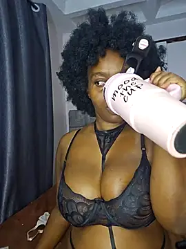 Snapshot of freaky_j_ chatting on 10-12-25, 10:11 freaky j  online show from 10-12-25, 10:11
