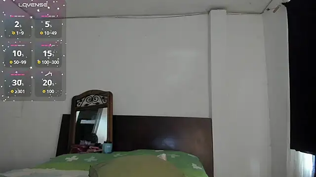 latinaStepmom online show from 12-04-25, 08:52