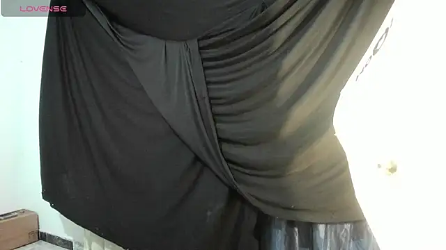 latinaStepmom online show from 05-30-26, 11:54