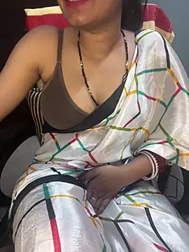 Snapshot of Spicy_sari_girl chatting on 03-19-25, 09:27 Spicy sari girl online show from 03-19-25, 09:27