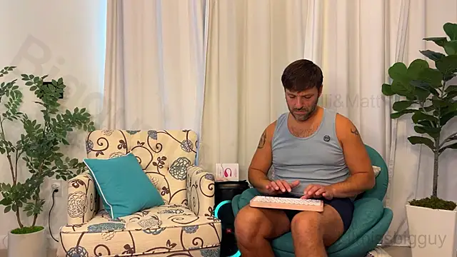 Lilmissbigguy online show from 10-18-25, 09:17