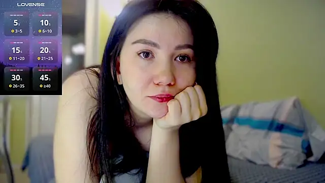 Snapshot of AlexaCruze chatting on 01-14-25, 12:43 AlexaCruze online show from 01-14-25, 12:43