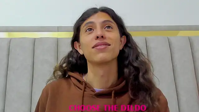 FreyaMoller online show from 11-14-25, 07:39