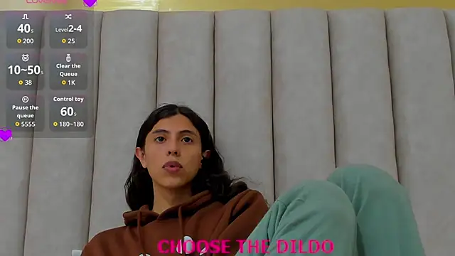 FreyaMoller online show from 10-29-25, 07:46