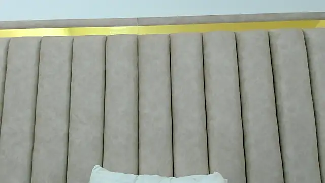 FreyaMoller online show from 04-18-26, 07:07