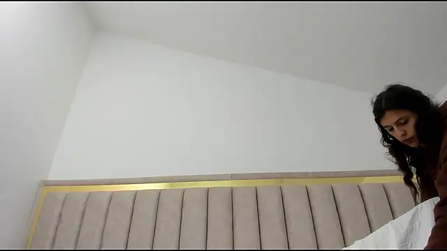 FreyaMoller online show from 01-07-26, 02:11